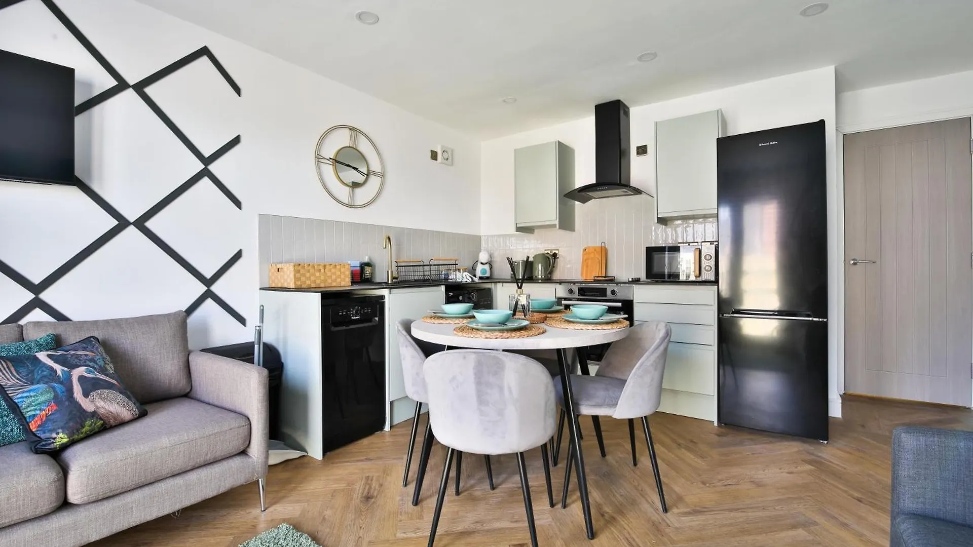 Apartment North Road Luxe New Serviced Apartments- Parking Available With Full Kitchen Amenities Cardiff United Kingdom