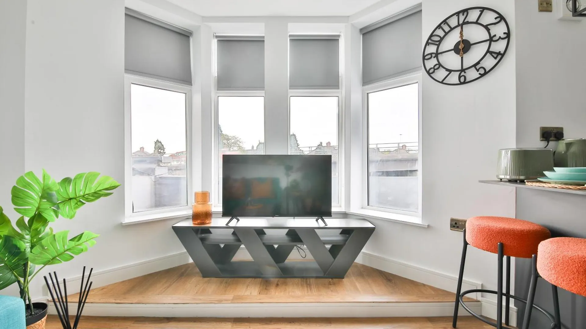 Apartment North Road Luxe New Serviced Apartments- Parking Available With Full Kitchen Amenities Cardiff