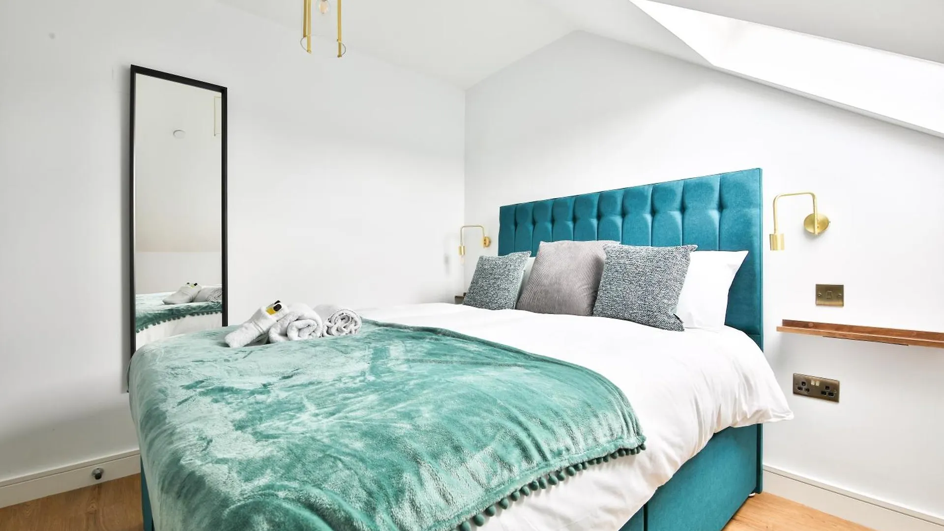 North Road Luxe New Serviced Apartments- Parking Available With Full Kitchen Amenities Cardiff Apartment