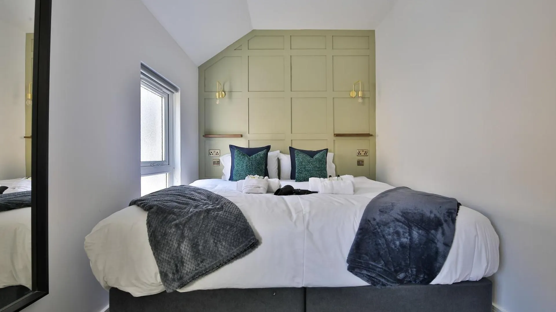 Apartment North Road Luxe New Serviced Apartments- Parking Available With Full Kitchen Amenities Cardiff